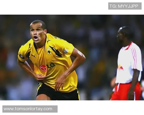 从足球小狗到绿茵场上的闪耀明星,它的传奇之路让人热血沸腾 从足球小狗到绿茵场上的闪耀明星,它的传奇之路让人热血沸腾