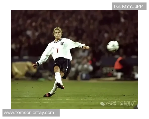 《精彩足球瞬间回顾:球星技艺与进球之美》 《精彩足球瞬间回顾:球星技艺与进球之美》